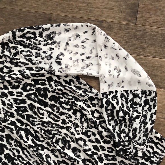 2/40$ 🛍 Beautiful leopard blouse | chiffon - Picture 3 of 4